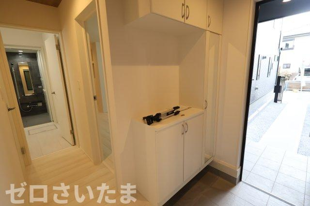 《仲介手数料無料》見沼区大和田町２丁目775新築一戸建てグラファーレの玄関