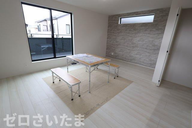 《仲介手数料無料》見沼区大和田町２丁目775新築一戸建てグラファーレの居間・リビング|LDK17帖