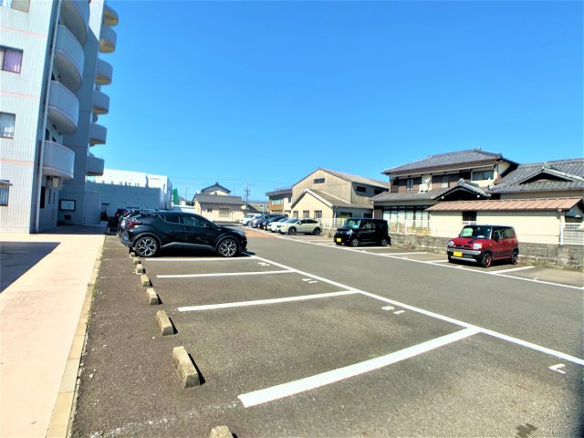 ユートピアタウンⅡの駐車場