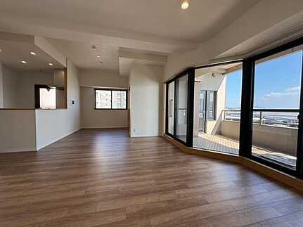 レアルマーレ望厳荘の居間・リビング