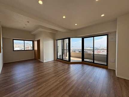 レアルマーレ望厳荘の居間・リビング