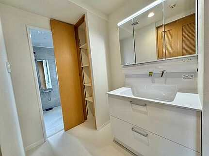 レアルマーレ望厳荘の独立洗面台