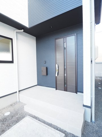 【玄関】 | LIGARE　瀬上町６期　１号棟 | ★内覧予約で新米4kg★