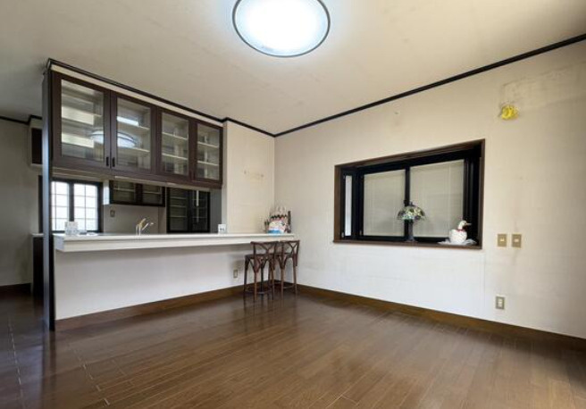 中古戸建　浜川町の居間・リビング|使いやすい居間です