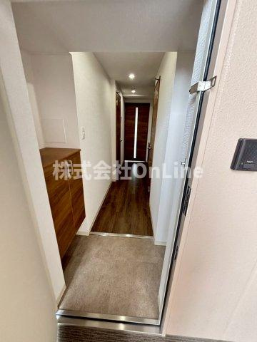シャルールメゾン桃谷の玄関