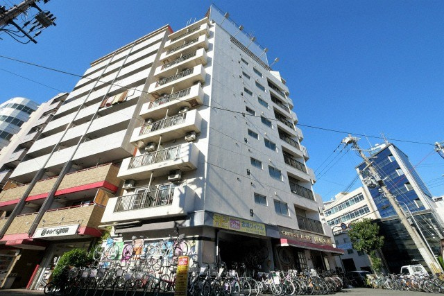 プラス九条の外観