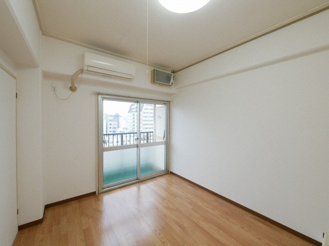 プラス九条の居間・リビング