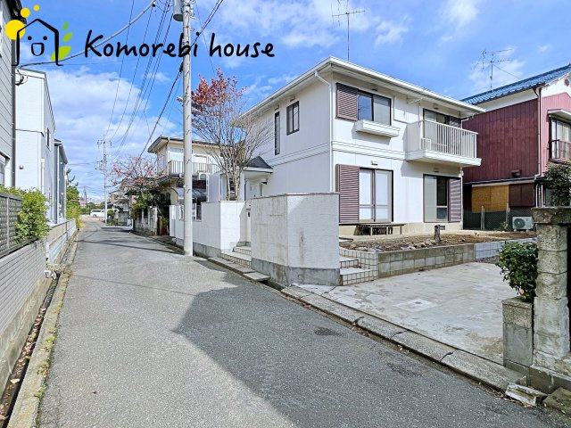 蓮田市大字閏戸　中古一戸建ての前面道路含む現地写真|前面道路です