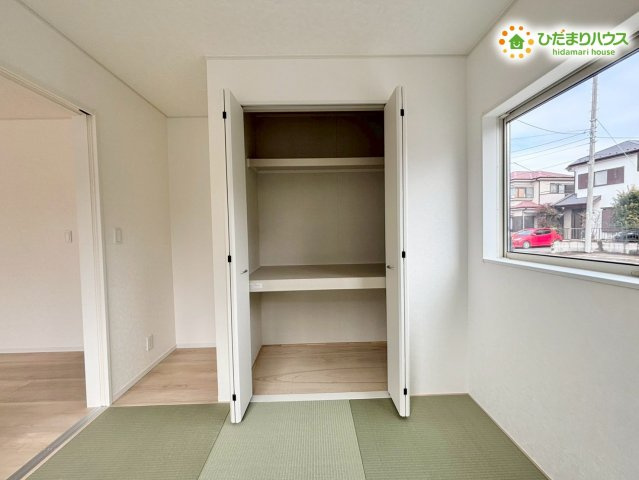 寄居町赤浜　第6　新築一戸建て　クレイドルガーデン　01の収納|和室には奥行きのある押し入れ収納を完備しています！
来客用のお布団や、季節物の大きな家電もしっかり収まるサイズ感が嬉しいですね！