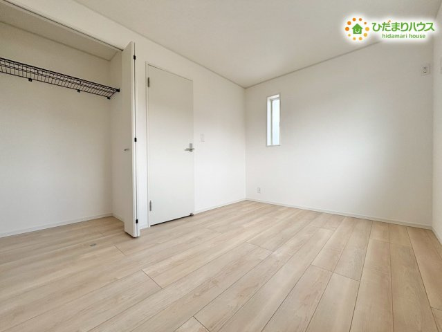 寄居町赤浜　第6　新築一戸建て　クレイドルガーデン　01の洋室|お部屋の隅々まで光が届く、明るい設計が魅力！
集中してお勉強に取り組めそうな環境が整っております！