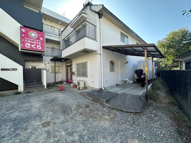 枚方市香里ヶ丘１２丁目一棟マンションの駐車場