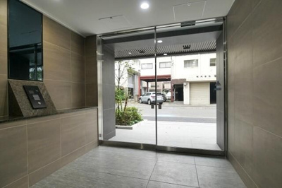 【エントランス】 | LUMEED CUBE 菊川 PREMIUM(ルミードキューブ菊川プレミアム）