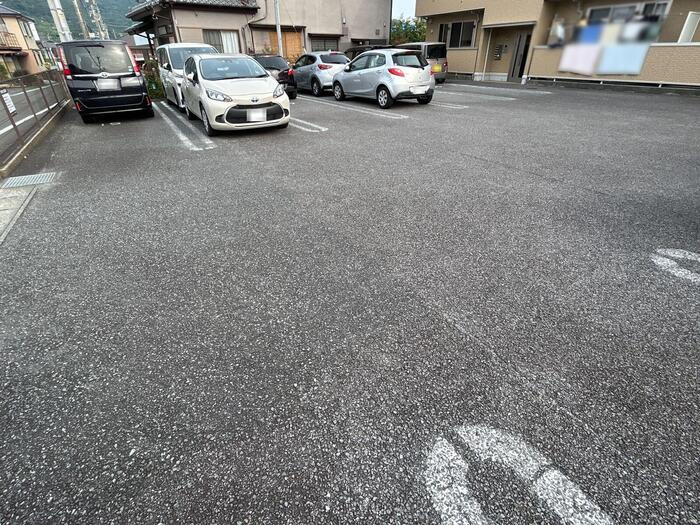 ガーデンコート21の駐車場