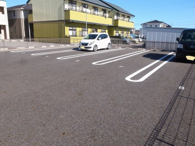 サウス・シャトーⅢの駐車場