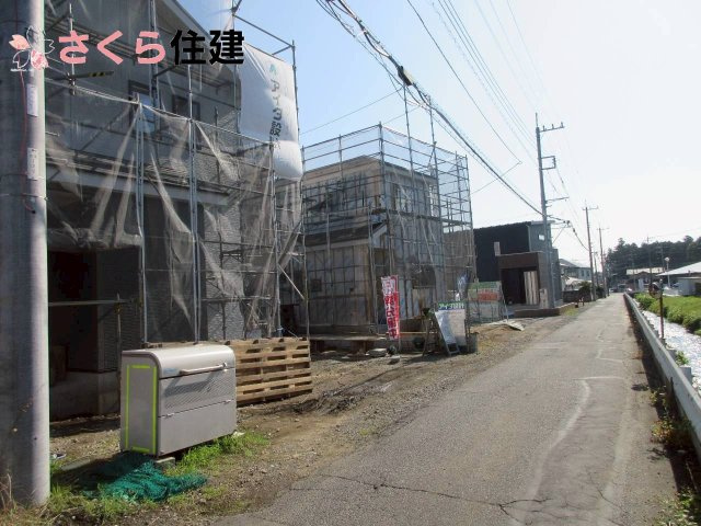 いろどりアイタウン宇都宮市細谷町　1号棟の前面道路含む現地写真|前面道路は交通量も少なく駐車の際も安心です◎