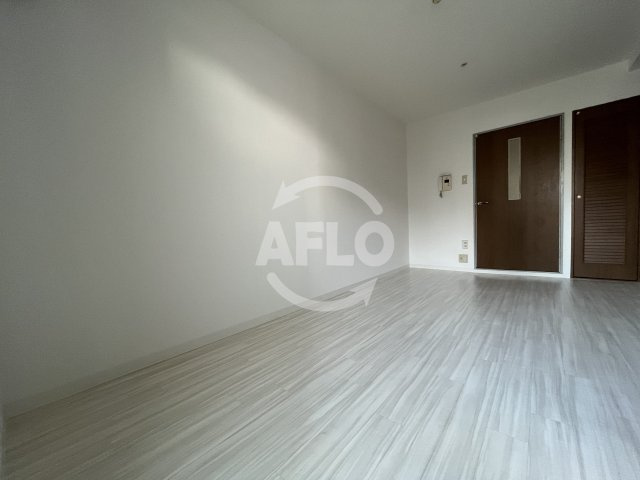 ベルフレージュ北堀江の居間・リビング|ベルフレージュ北堀江　洋室