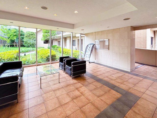 エンゼルパークソレイユ住吉　角　部屋　リ　ノベーションのエントランス
