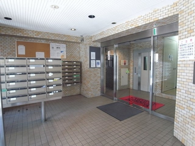 ライオンズマンション中野東のエントランス