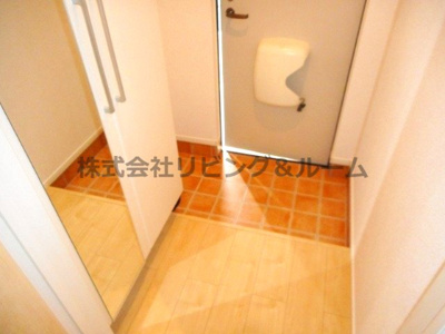 【玄関】 | アルヴィータＢ