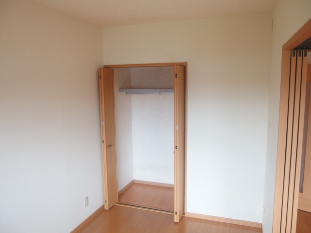 シャルル大宗の収納