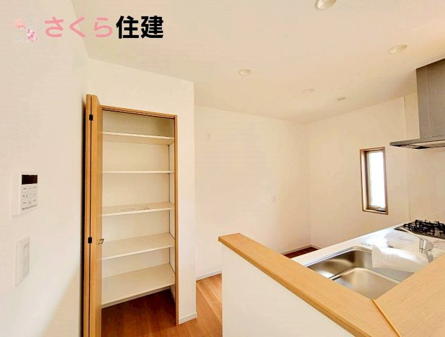 いろどりアイタウン宇都宮市細谷町　2号棟のその他|同社施工物件の写真です。１階、２階にトイレ