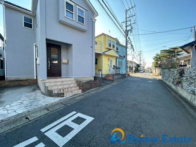 中古戸建　茅ヶ崎市菱沼1丁目の前面道路含む現地写真