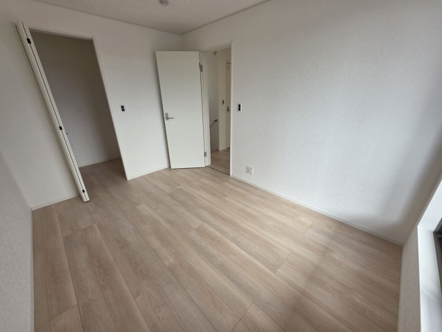 寄居町赤浜第６　の洋室|２号棟現地２F洋室（2026年02月17日）撮影