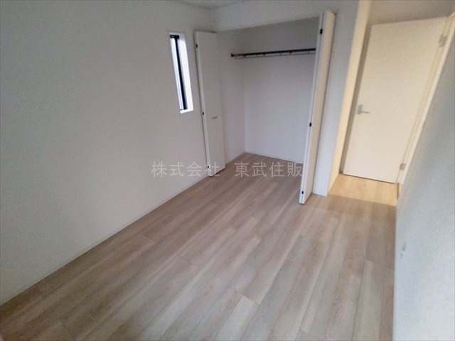 【子供部屋】 | 狭山市柏原第１３　全３棟　3号棟 | 洋室5.7帖中央南西側、お子さんのお部屋にいかがでしょうか