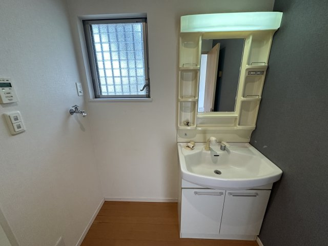 神戸市須磨区北落合４丁目戸建の独立洗面台