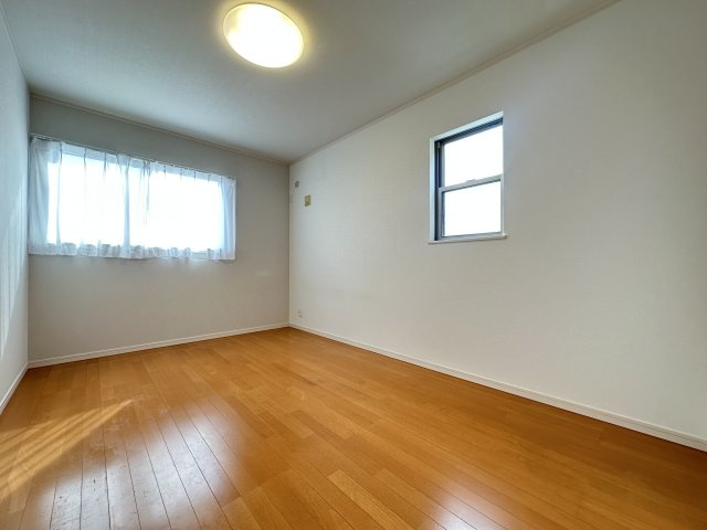 神戸市須磨区北落合４丁目戸建の洋室