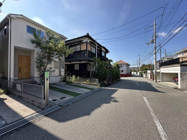神戸市須磨区北落合４丁目戸建の前面道路含む現地写真