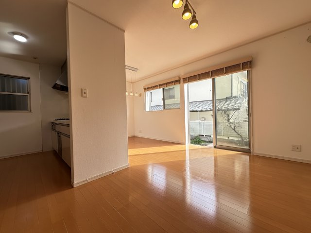 神戸市須磨区北落合４丁目戸建の居間・リビング