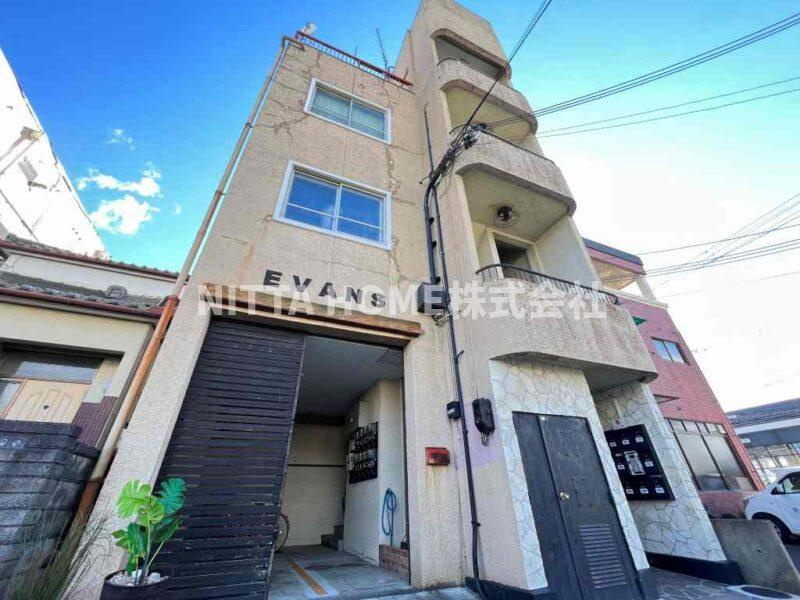 EVANSの外観|福知山駅やコンビニ、スーパーなどが徒歩圏内で便利な立地◇インターネット無料でオートロック付き★