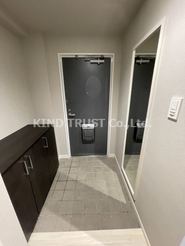 レジディア西天満の玄関