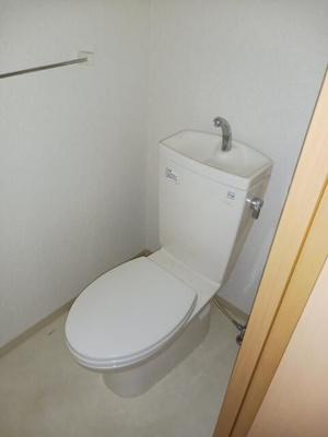 【トイレ】 | SkコートⅣ | トイレです