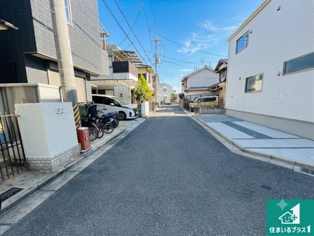29(土)30(日)現地説明会！◆藤井寺市小山　限定1邸の前面道路含む現地写真|周辺は閑静な住宅街！前面道路広々で車の出し入れも便利です。駐車が苦手な方でも安心して車庫入れできます！