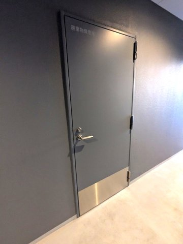 S-RESIDENCE ASAKUSA ディバースのエントランス|24時間利用可能なゴミ置場です