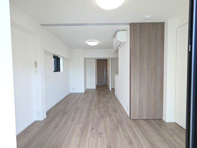 S-RESIDENCE ASAKUSA ディバースの居間・リビング|リビングにエアコン・照明・収納付き、カウンターキッチン、角部屋、インターネットWi-Fi無料、ペット可