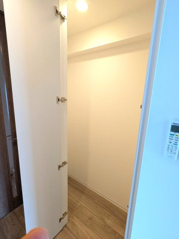 S-RESIDENCE ASAKUSA ディバースの設備|リビングに大型収納付きです