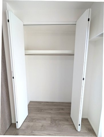 S-RESIDENCE ASAKUSA ディバースの設備|リビング隣の4.5帖洋室のクローゼットです