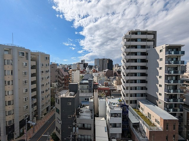S-RESIDENCE ASAKUSA ディバースの設備|801号室のリビング隣4.5帖洋室のバルコニーからの眺望、上層階は日当り眺望良好です