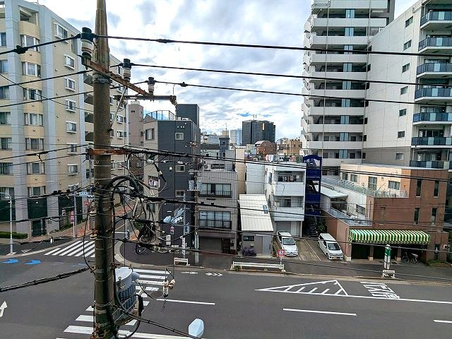 S-RESIDENCE ASAKUSA ディバースの設備|401号室のリビング隣4.5帖洋室のバルコニーからの眺望、上層階は日当り眺望良好です