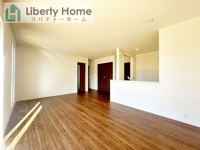 大洗町五反田3期　新築戸建　1号棟の居間・リビング