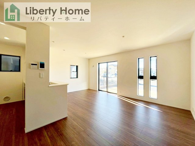 大洗町五反田3期　新築戸建　1号棟の居間・リビング