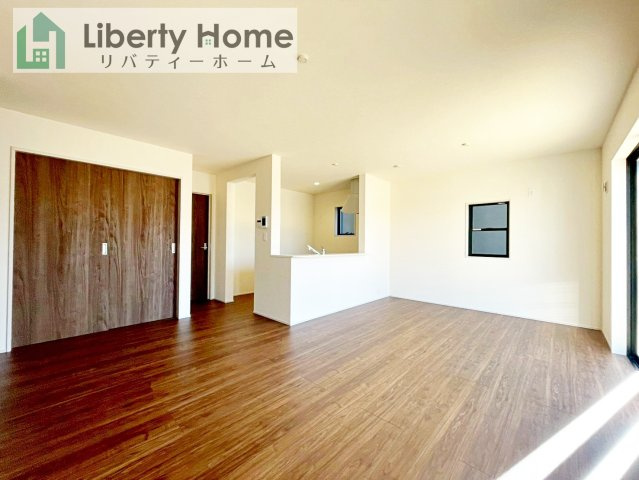 大洗町五反田3期　新築戸建　1号棟の居間・リビング