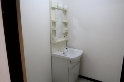 【独立洗面台】 | ガーデンシティ宮崎台 | ※同建物ほかのお部屋の写真です。