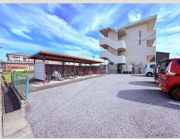 山の畑コーポラス　　　刈谷市の賃貸はクラスホーム刈谷店の駐車場