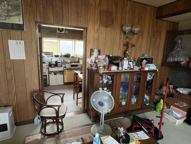 中郷町石岡 中古一戸建ての居間・リビング