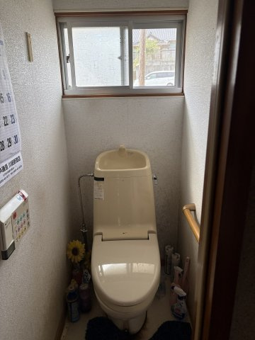 中郷町石岡 中古一戸建てのトイレ