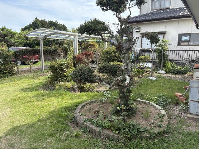 中郷町石岡 中古一戸建ての庭
